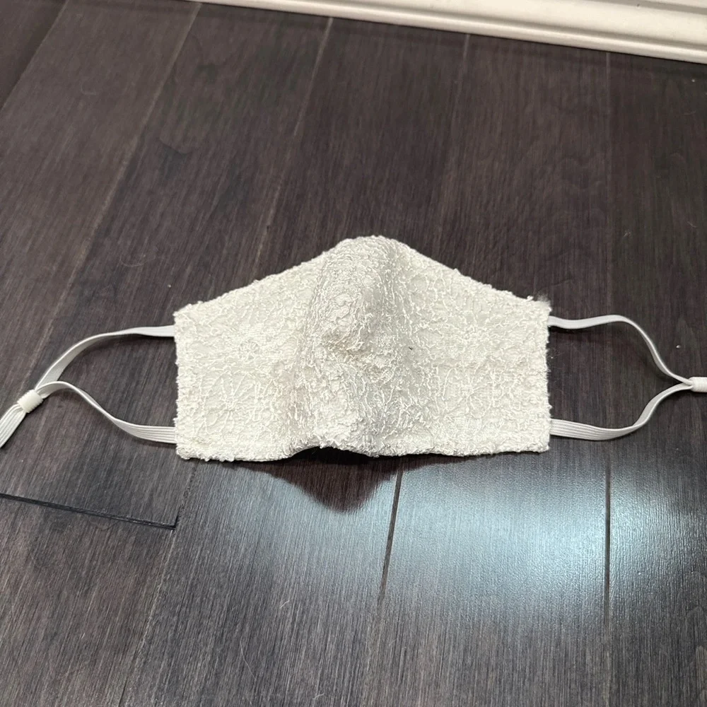 NWOT Lace Textured Women’s Face Mask for Formal Occassion